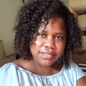 Meet your Posher, Tonya